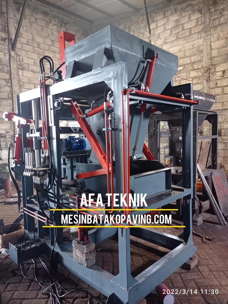 mesin-paving-block-tipe-h3es-keluar-15-pcs.webp